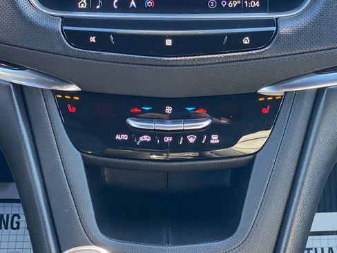 Used 2020 Cadillac XT5 Premium Luxury image 24