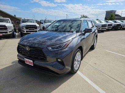 Used 2023 Toyota Highlander Limited