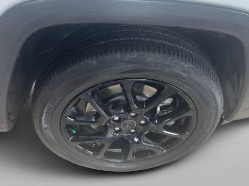 Used 2025 Jeep Compass Latitude w/ Altitude Special Edition AWD/4WD image 5
