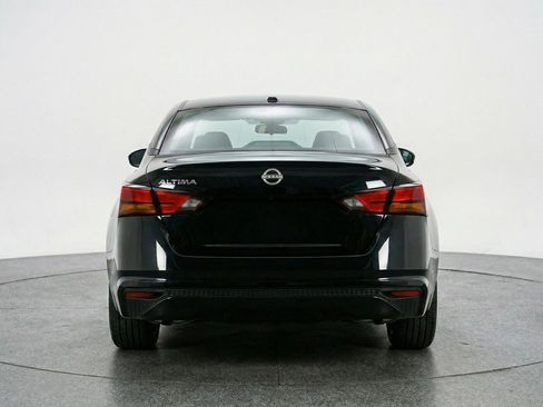 Used 2025 Nissan Altima 2.5 SV image 7