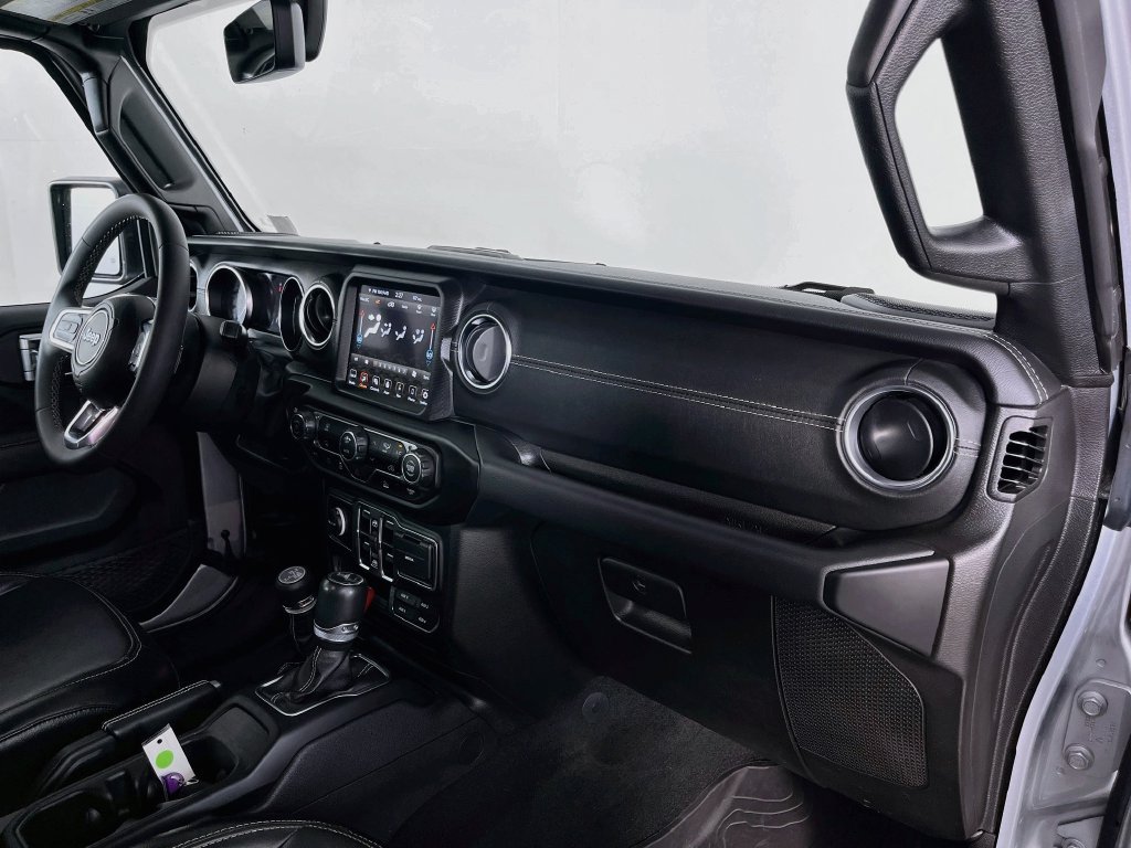 Used 2023 Jeep Wrangler Unlimited Sahara AWD/4WD image 34