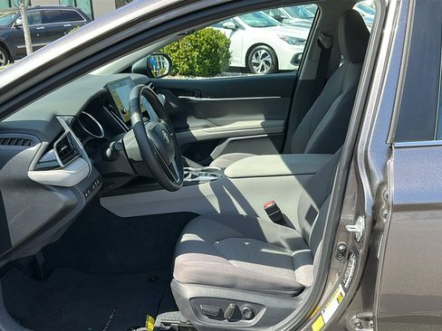 Used 2022 Toyota Camry LE w/ Cold Weather Package FWD image 9