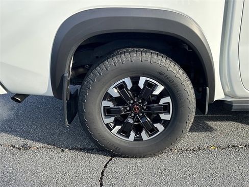 Certified 2024 Nissan Frontier Pro-X image 18