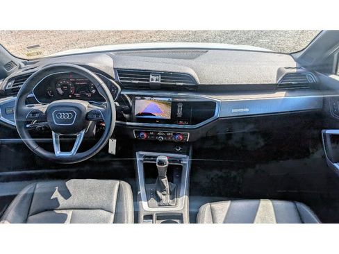Used 2025 Audi Q3 2.0T Premium image 33