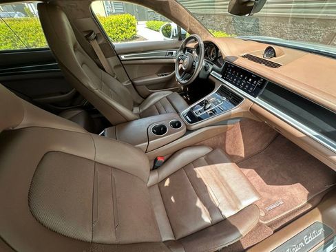 Certified 2023 Porsche Panamera RWD image 44