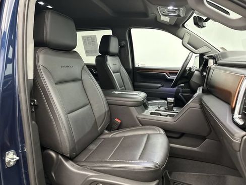 Used 2022 GMC Sierra 1500 Denali w/ Technology Package AWD/4WD image 28