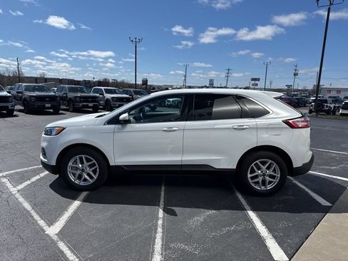 Used 2024 Ford Edge SEL w/ Convenience Package AWD/4WD image 2