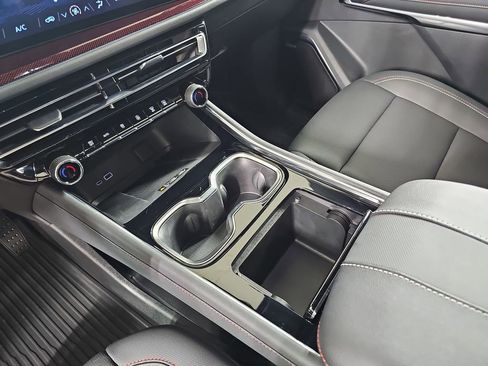 Certified 2024 Chevrolet Traverse Z71 w/ Enhanced Driving Package image 32