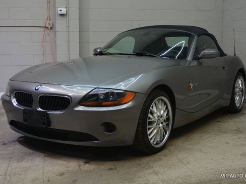 Used 2004 BMW Z4 2.5i image 2