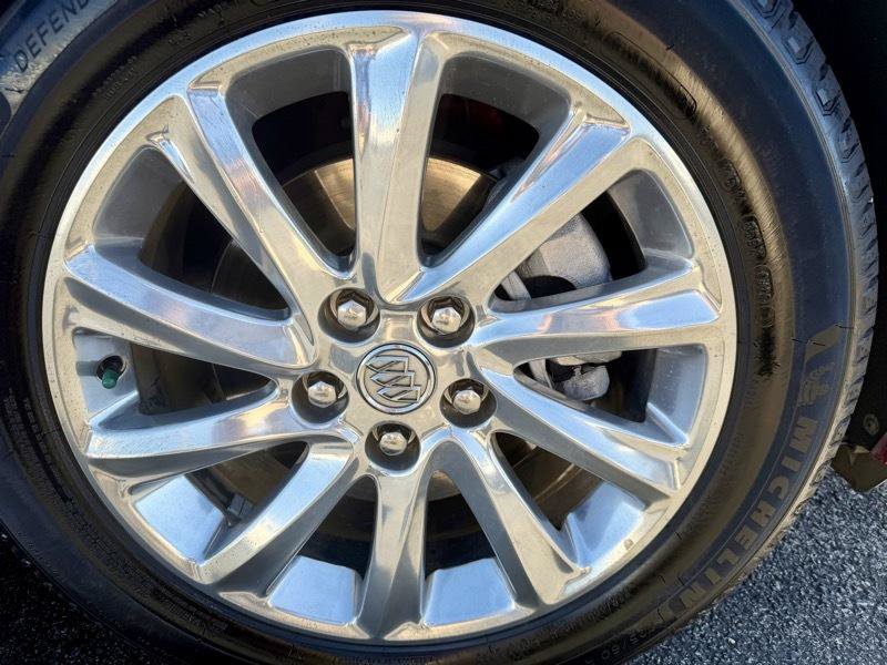 Used 2019 Buick Envision Essence AWD/4WD image 28