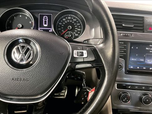 Used 2017 Volkswagen Golf Alltrack S image 23