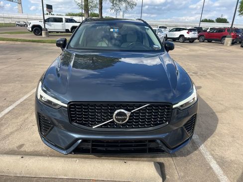 Used 2024 Volvo XC60 B5 Plus image 2