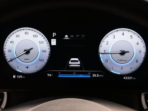 Certified 2025 Hyundai Elantra Limited FWD image 25