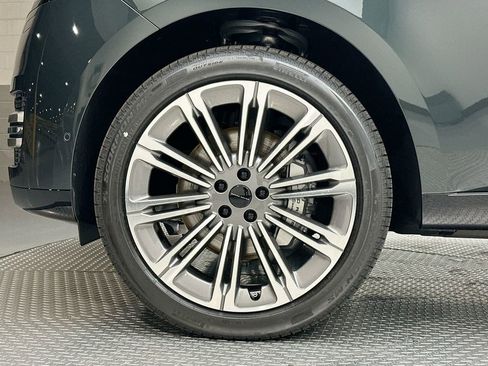 New 2026 Land Rover Range Rover SE AWD/4WD image 13