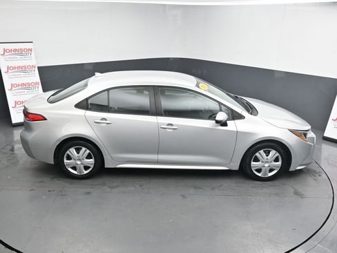 Used 2020 Toyota Corolla LE image 32