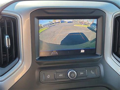 Used 2020 Chevrolet Silverado 1500 Custom w/ Custom Value Package image 12