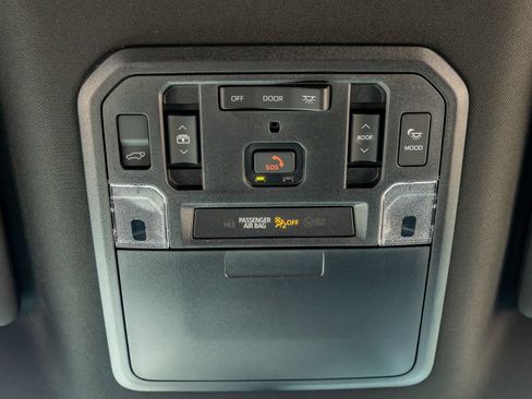 Used 2026 Toyota Sequoia Platinum AWD/4WD image 30