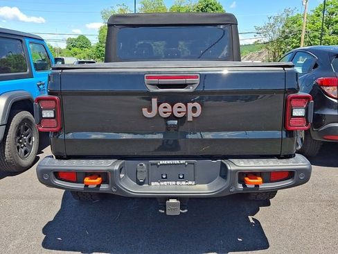 Used 2024 Jeep Gladiator Mojave w/ Technology Group AWD/4WD image 5