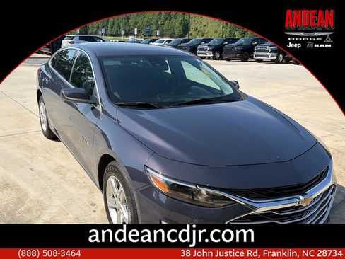 Used 2025 Chevrolet Malibu LS FWD image 1