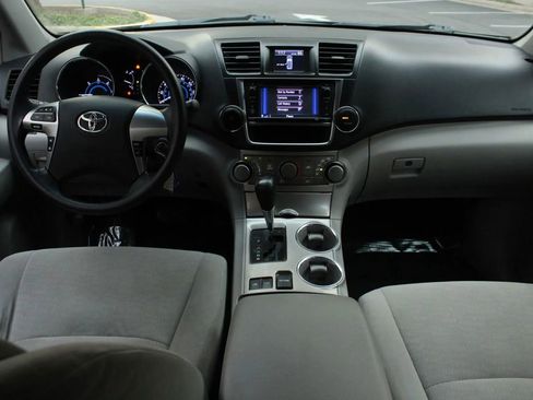 Used 2013 Toyota Highlander 4WD Hybrid image 20