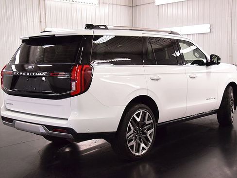 Used 2025 Ford Expedition Platinum w/ Platinum Ultimate Package AWD/4WD image 8