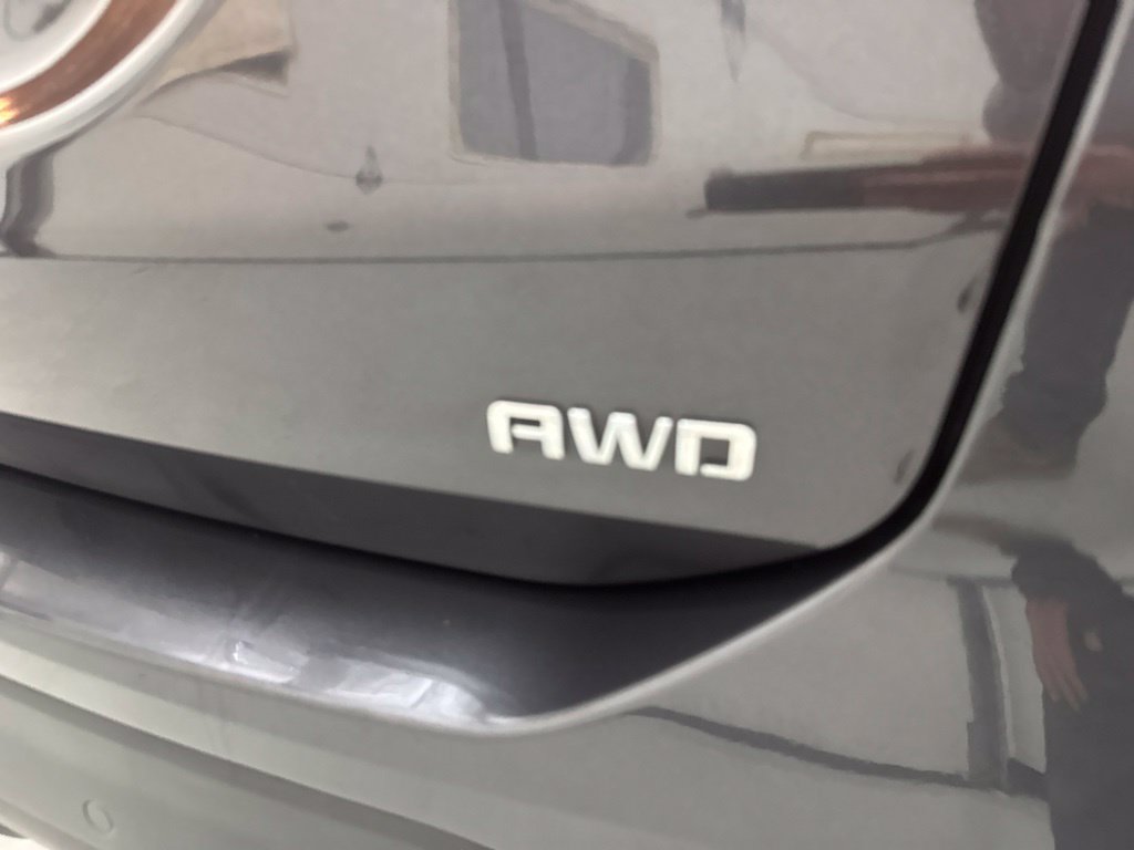 Used 2022 Chevrolet Equinox LS AWD/4WD image 11