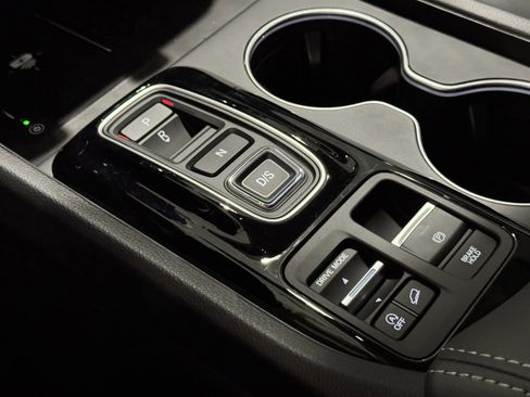 New 2025 Honda Pilot Touring image 32