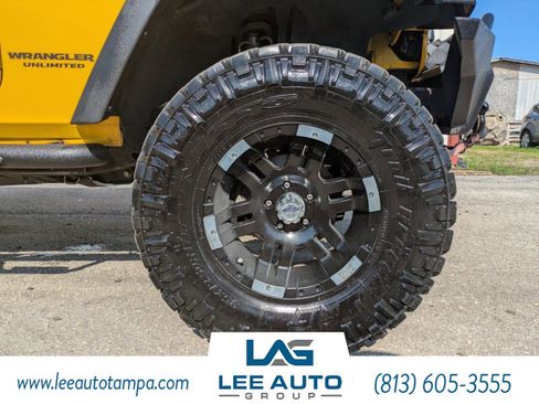 Used 2015 Jeep Wrangler Unlimited Rubicon w/ Connectivity Group image 10