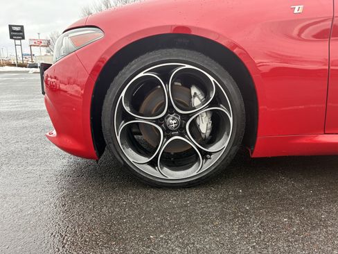 Certified 2022 Alfa Romeo Giulia Ti image 13