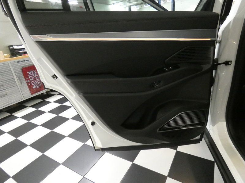 Used 2024 Jeep Wagoneer Launch Edition AWD/4WD image 23
