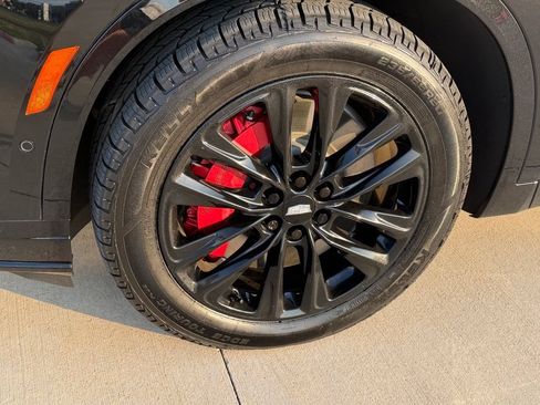 Used 2024 Cadillac XT6 Sport w/ LPO, Bronce Accent Package AWD/4WD image 8