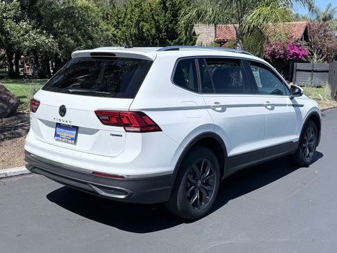 Used 2024 Volkswagen Tiguan SE AWD/4WD image 7