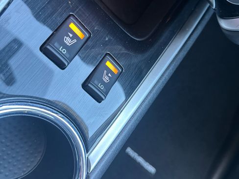 Used 2017 Nissan Pathfinder SV w/ SV Cold Weather Package image 14