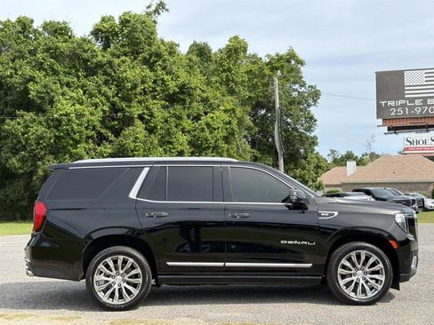 Used 2021 GMC Yukon Denali w/ Denali Premium Package image 7