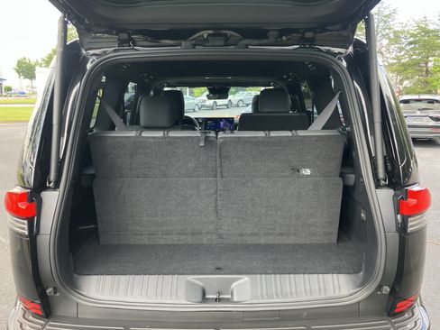 Used 2024 Lexus GX 550 w/ Cold Area Package AWD/4WD image 36