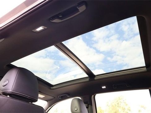 New 2026 Volkswagen Atlas Cross Sport SE image 10