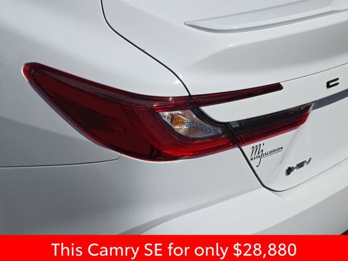 Used 2025 Toyota Camry SE w/ Convenience Package FWD image 40