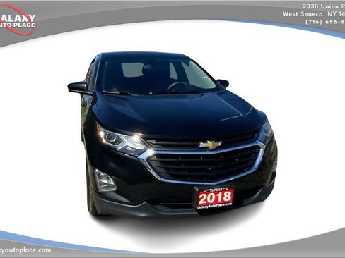 Used 2018 Chevrolet Equinox LT image 3