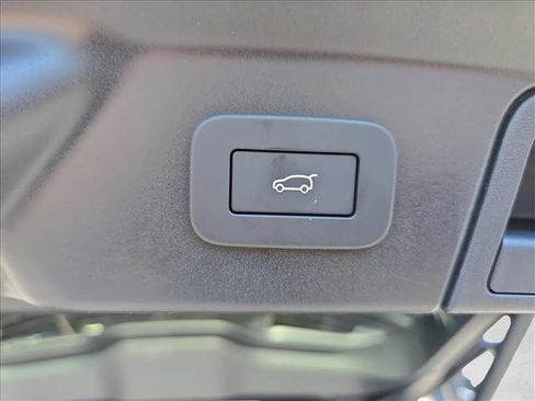 New 2026 Land Rover Range Rover Velar Dynamic SE AWD/4WD image 13
