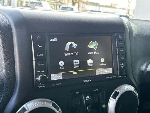 Used 2017 Jeep Wrangler Unlimited Rubicon image 23