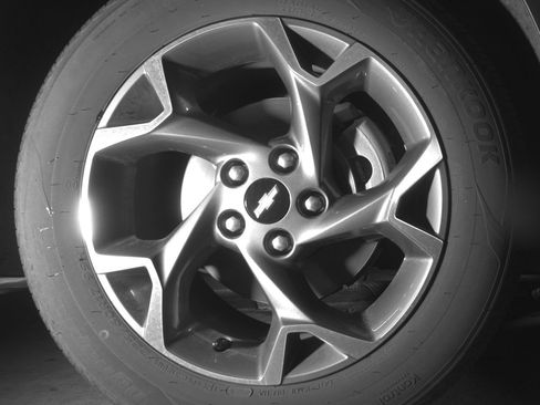 Used 2025 Chevrolet Trax LT FWD image 13