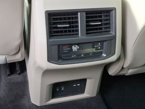 Used 2022 Volkswagen Atlas SEL image 11