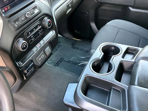 Used 2022 Chevrolet Silverado 2500 Custom w/ Custom Convenience Package image 16