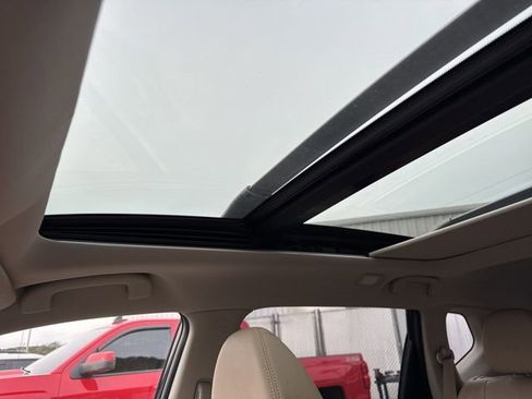 Used 2017 Nissan Rogue SL w/ SL Premium Package image 30