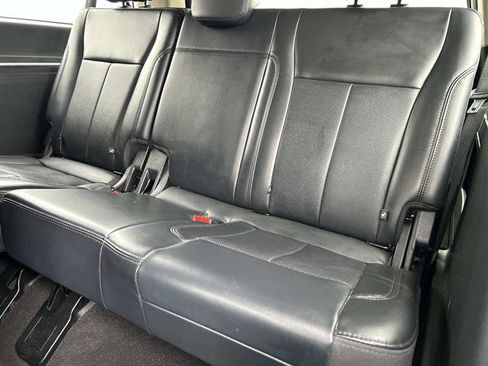 Used 2024 Ford Expedition Max XLT image 16
