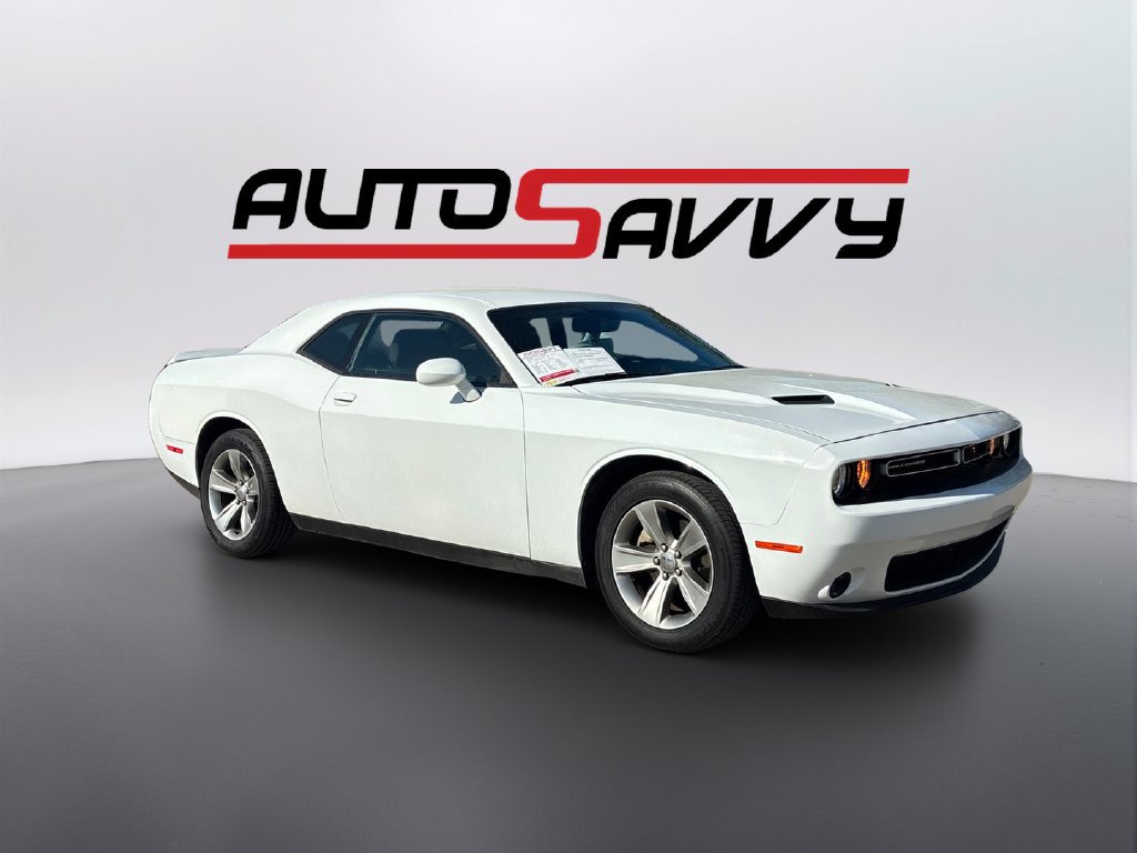 Used 2021 Dodge Challenger SXT w/ Driver Convenience Group RWD image 3