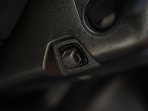 Used 2024 Audi Q8 e-tron Premium Plus image 41