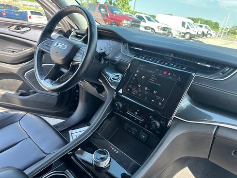 Used 2021 Jeep Grand Cherokee L Laredo w/ Luxury Tech Group I AWD/4WD image 38