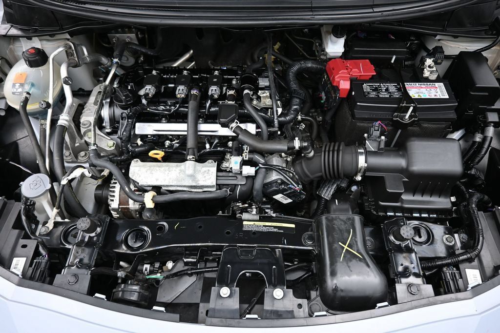 Used 2024 Nissan Versa SR FWD image 16