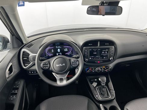 New 2025 Kia Soul LX image 14